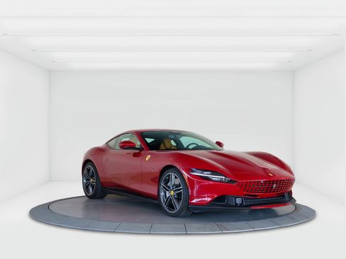 Certified 2022 Ferrari Roma image 7