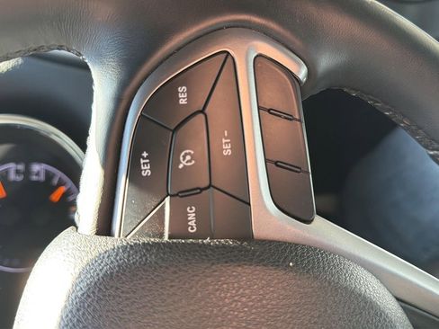 Used 2018 Jeep Grand Cherokee Limited image 18