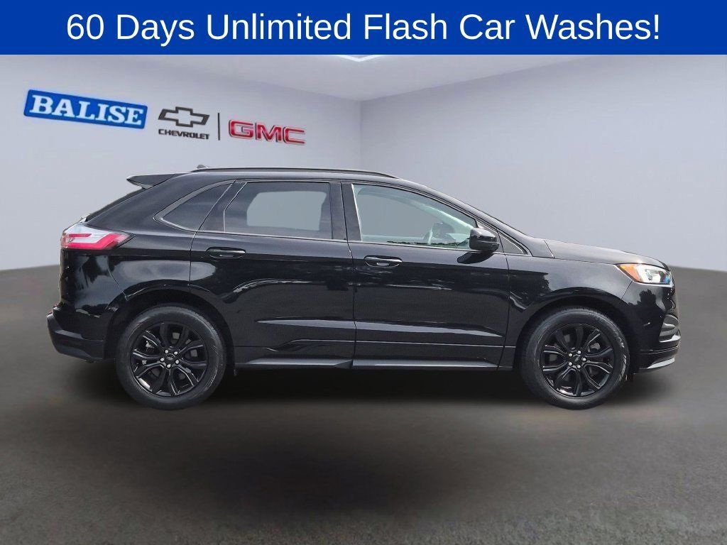 Used 2022 Ford Edge SE w/ Black Appearance Package AWD/4WD image 2