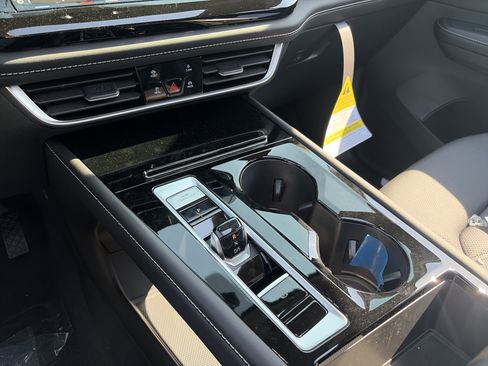 New 2026 Volkswagen Atlas SE AWD/4WD image 32