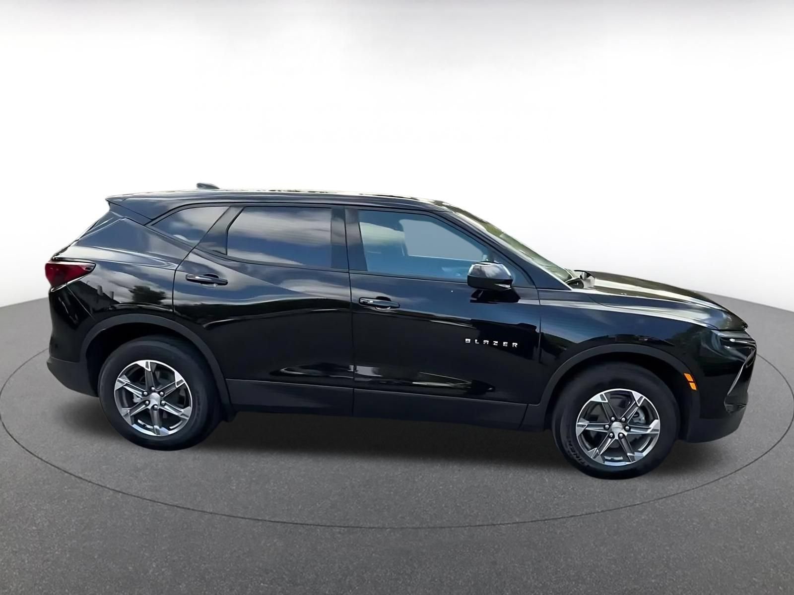 Used 2026 Chevrolet Blazer LT FWD image 15