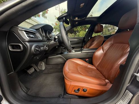 Used 2017 Maserati Ghibli image 23