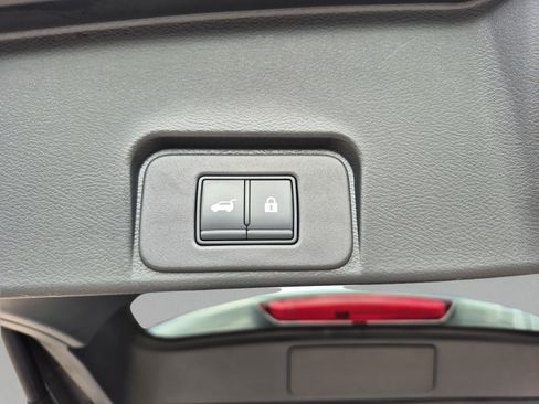 Certified 2021 Nissan Rogue SV w/ Premium Package FWD image 12