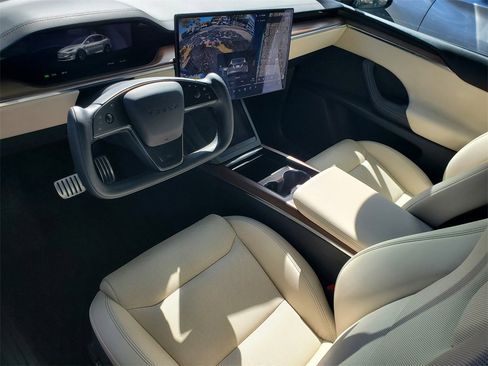 Used 2023 Tesla Model X image 14