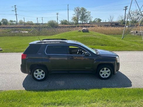 Used 2013 GMC Terrain SLE w/ Convenience Package FWD image 4