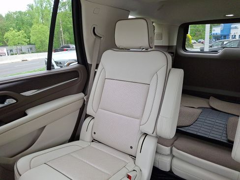 Used 2022 GMC Yukon Denali AWD/4WD image 18