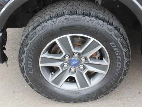 Used 2015 Ford F150 Lariat image 25