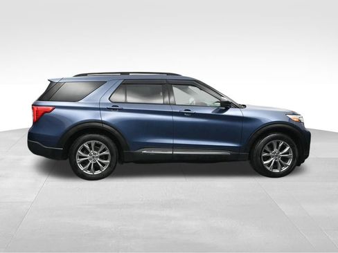 Used 2020 Ford Explorer XLT w/ Equipment Group 202A AWD/4WD image 6