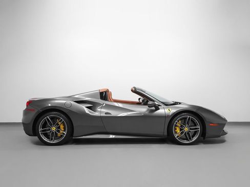 Certified 2018 Ferrari 488 Spider RWD image 4