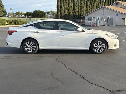 Used 2021 Nissan Altima 2.5 S w/ Driver Assist Package image 3