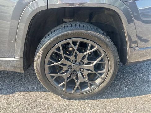 Used 2023 Jeep Grand Cherokee L Summit AWD/4WD image 6