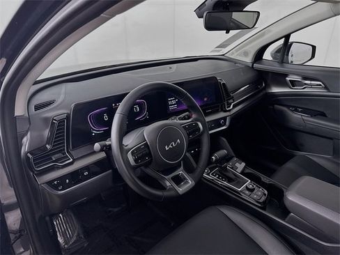 Certified 2025 Kia Sportage EX w/ Premium Package image 9