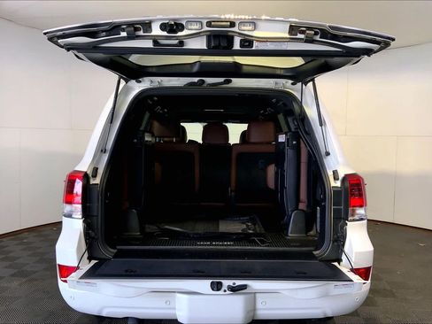 Used 2019 Toyota Land Cruiser AWD/4WD image 35