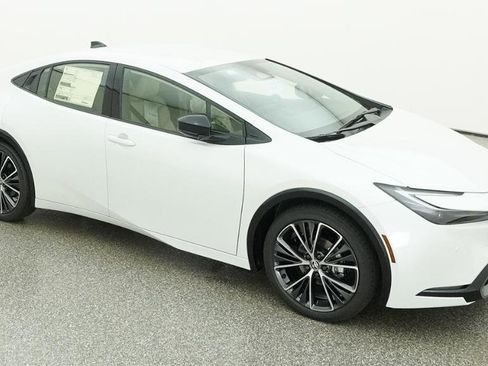 New 2026 Toyota Prius XLE FWD image 5