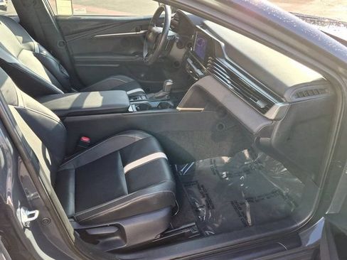 Used 2025 Toyota Camry SE FWD image 5