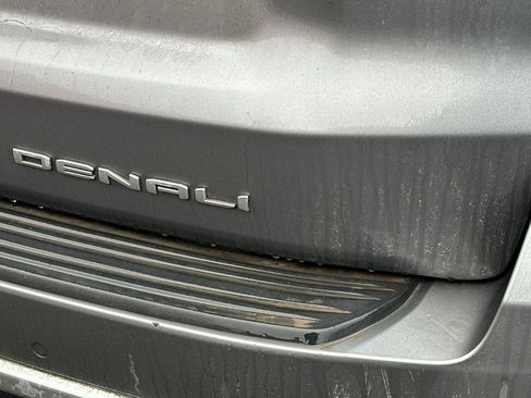 Used 2021 GMC Yukon XL Denali image 6