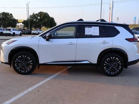 Certified 2026 Nissan Rogue Platinum w/ Platinum Premium Package AWD/4WD image 2