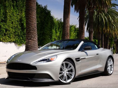 Used 2014 Aston Martin Vanquish Volante RWD image 16