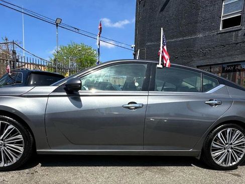 Used 2023 Nissan Altima 2.5 SL image 3