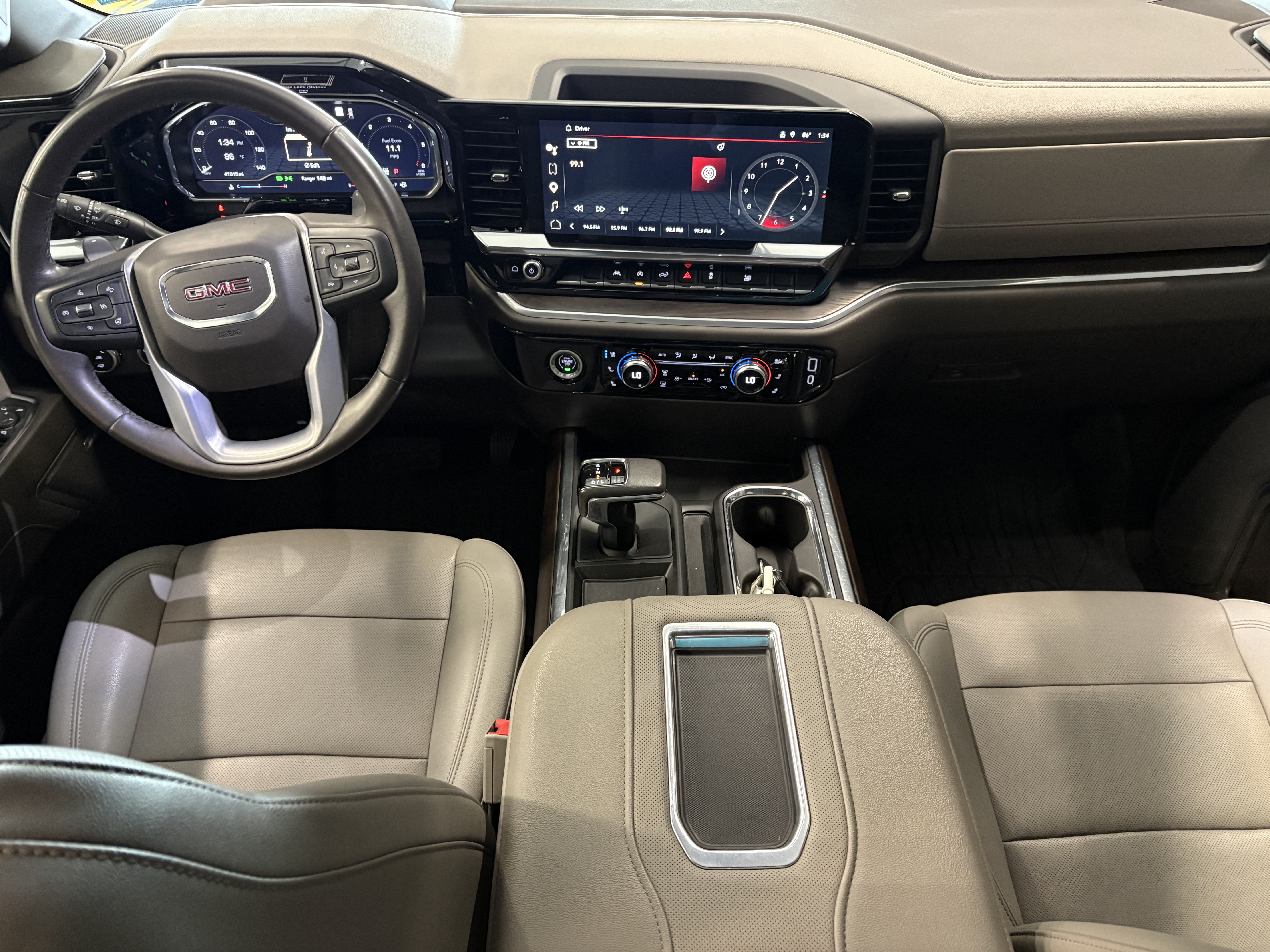 Used 2022 GMC Sierra 1500 SLT w/ SLT Convenience Package AWD/4WD image 12
