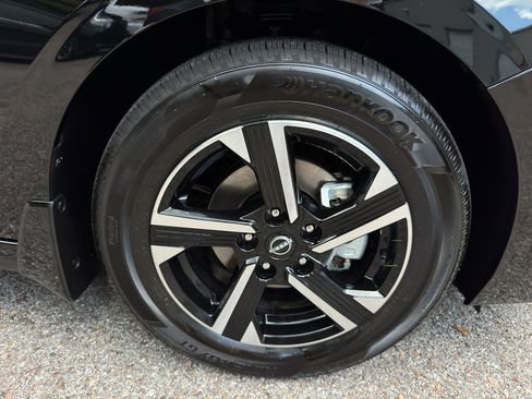 New 2025 Nissan Sentra SV w/ Trunk Package image 18