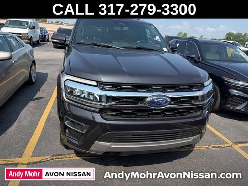 Used 2022 Ford Expedition Limited AWD/4WD image 2