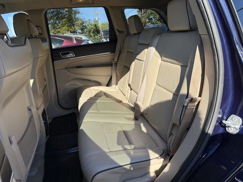 Used 2015 Jeep Grand Cherokee Overland image 10