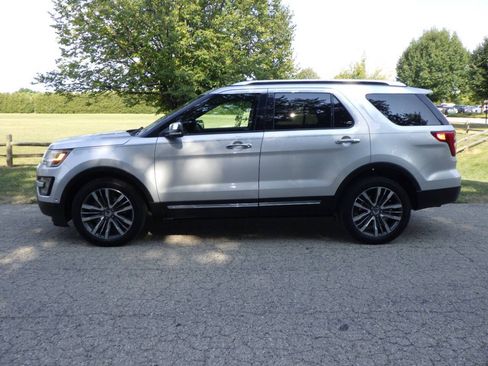 Used 2016 Ford Explorer Platinum AWD/4WD image 3