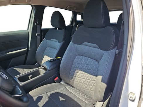 Used 2025 Nissan Kicks SV FWD image 15