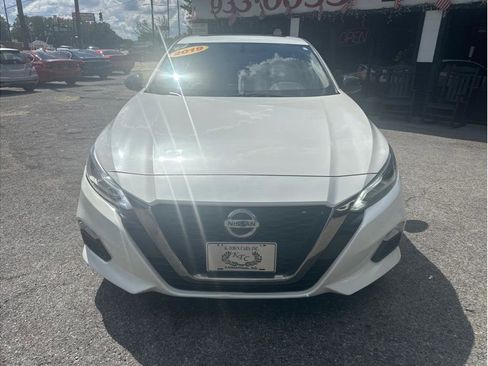 Used 2019 Nissan Altima 2.5 SR w/ SR Premium Package image 2