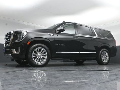 Used 2023 GMC Yukon XL SLT w/ SLT Premium Package AWD/4WD image 39
