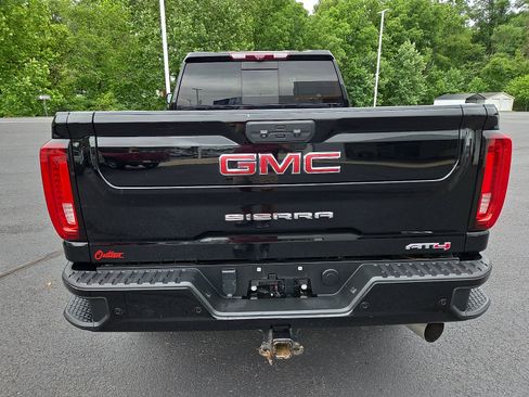 Used 2022 GMC Sierra 2500 AT4 w/ AT4 Preferred Package AWD/4WD image 4