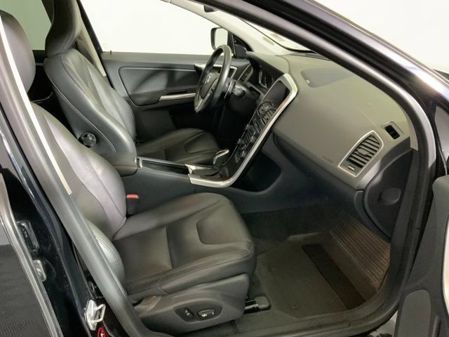 Used 2015 Volvo XC60 T6 Platinum w/ Protection Package AWD/4WD image 29