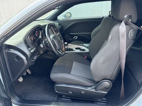 Used 2022 Dodge Challenger R/T RWD image 11
