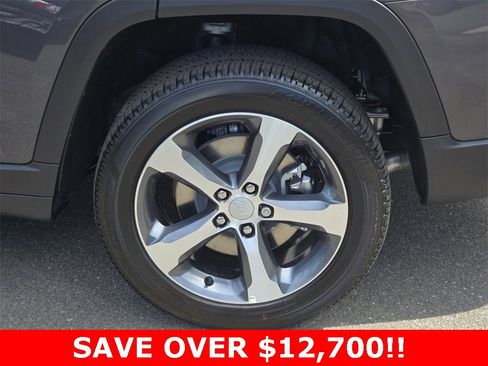 New 2025 Jeep Grand Cherokee L Limited w/ Luxury Tech Group II image 36