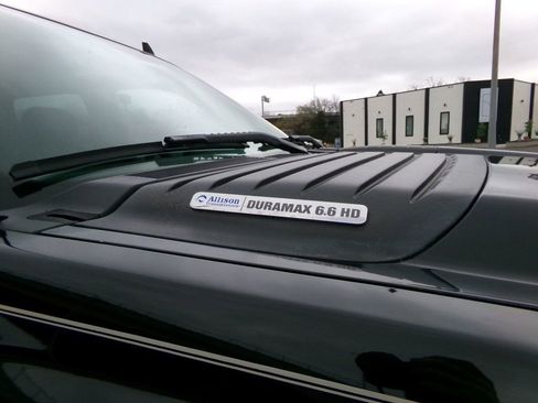 Used 2011 Chevrolet Silverado 2500 LTZ w/ LTZ Plus Package image 9