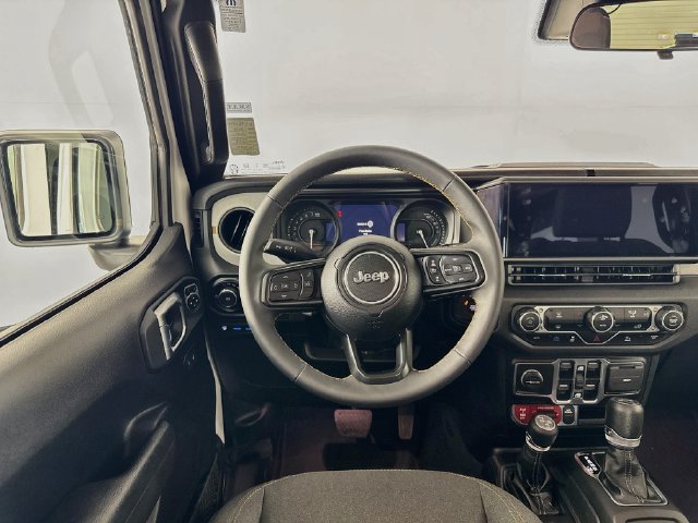 Used 2024 Jeep Wrangler Unlimited AWD/4WD image 26
