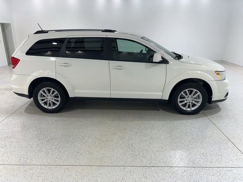 Used 2017 Dodge Journey SXT FWD image 6