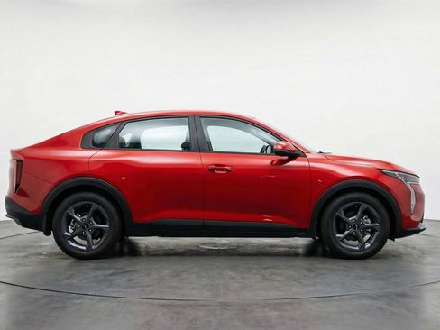 Used 2025 Kia K4 LXS image 11