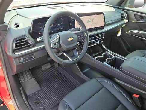 New 2026 Chevrolet Traverse LT w/ Driver Confidence Package image 3