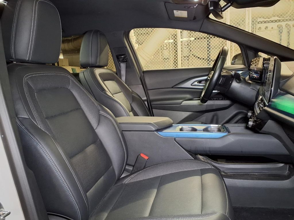 Used 2024 Chevrolet Equinox EV LT w/ LPO, Blackout Package FWD image 27
