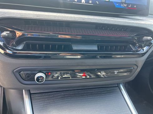 Used 2025 BMW 330i xDrive Sedan image 43