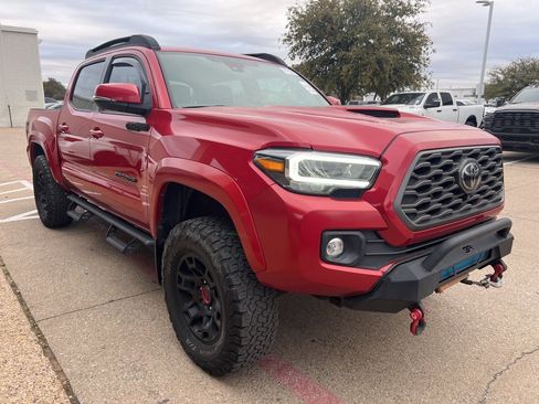 Used 2022 Toyota Tacoma TRD Sport w/ TRD Premium Sport Package image 3