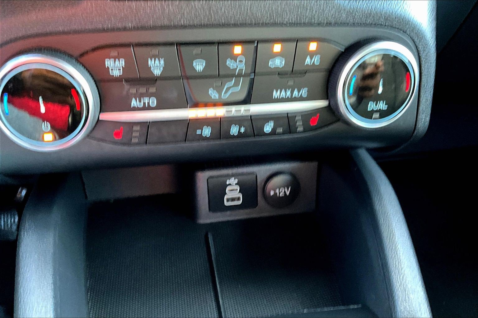 Used 2025 Ford Escape ST-Line Select AWD/4WD image 16