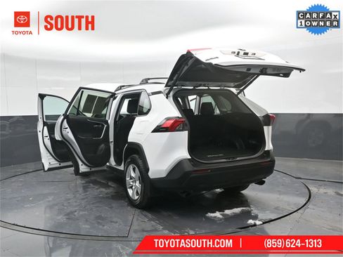 Used 2021 Toyota RAV4 XLE w/ Convenience Package image 50