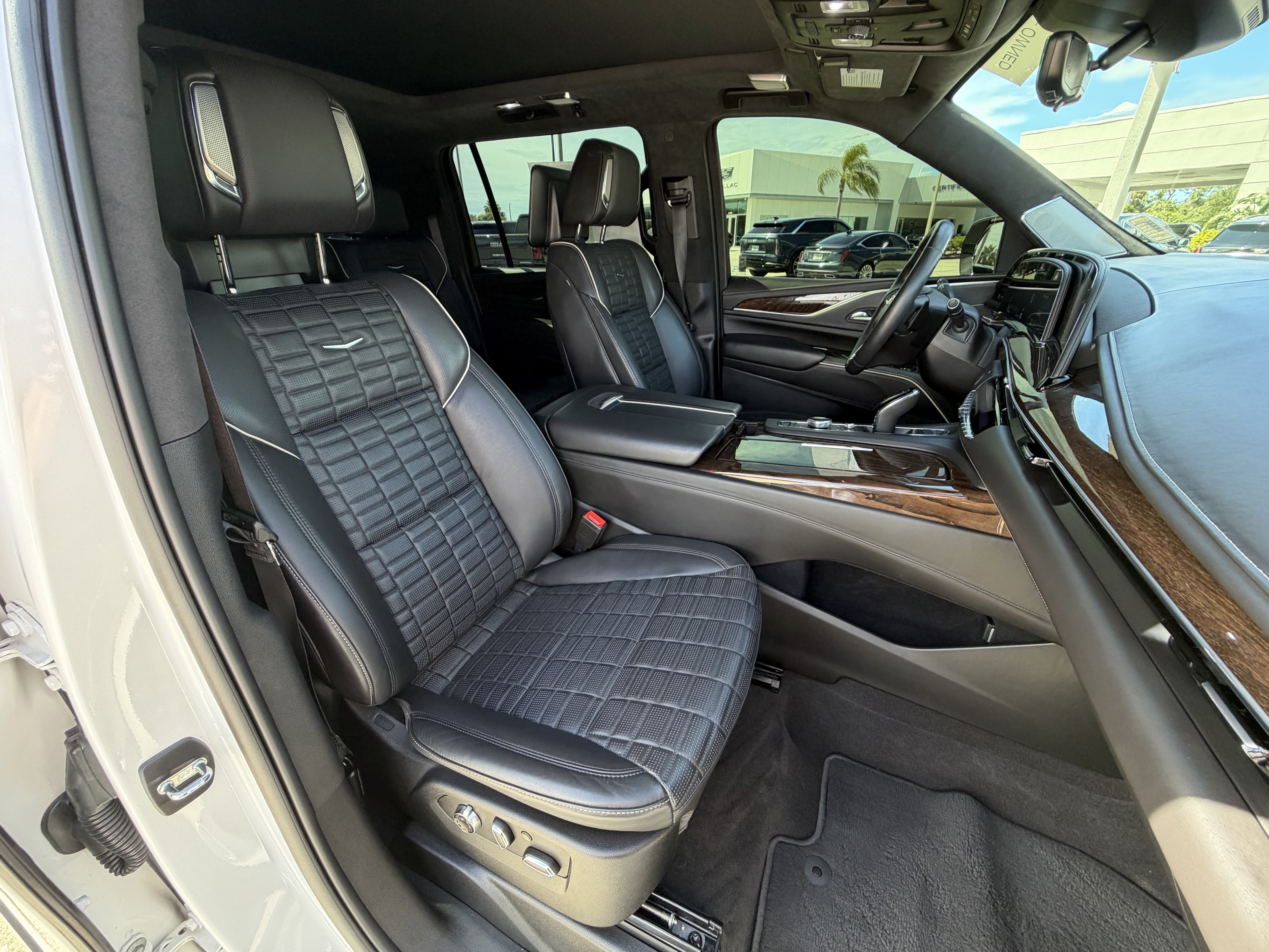 Certified 2022 Cadillac Escalade ESV Sport Platinum w/ LPO, ONYX Package AWD/4WD image 21