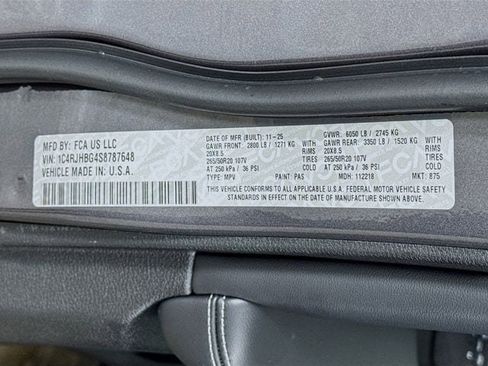 New 2025 Jeep Grand Cherokee Limited w/ Black Appearance Package image 36