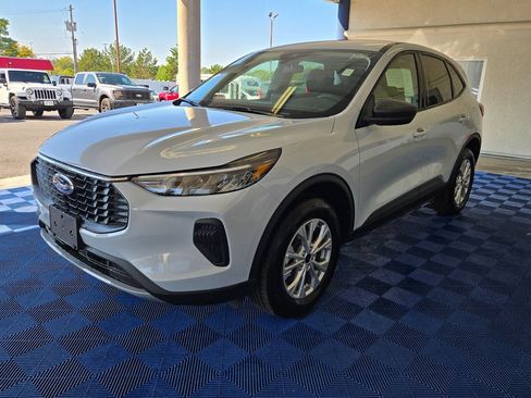 New 2025 Ford Escape Active w/ Cold Weather Package image 3