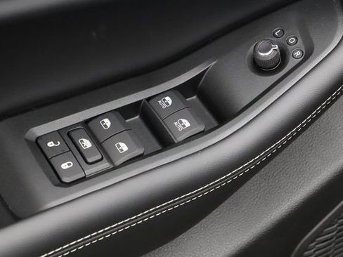 New 2025 Jeep Grand Cherokee L Altitude AWD/4WD image 16