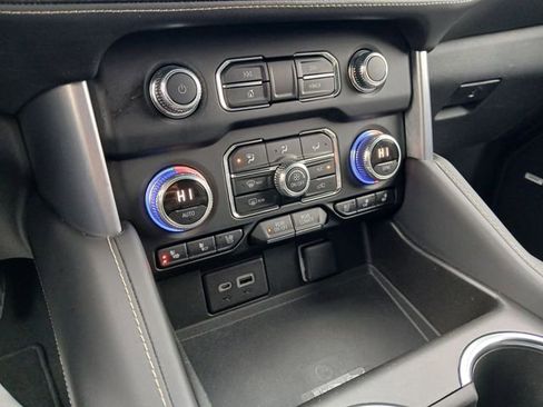Certified 2022 GMC Yukon SLT w/ SLT Luxury Package image 25